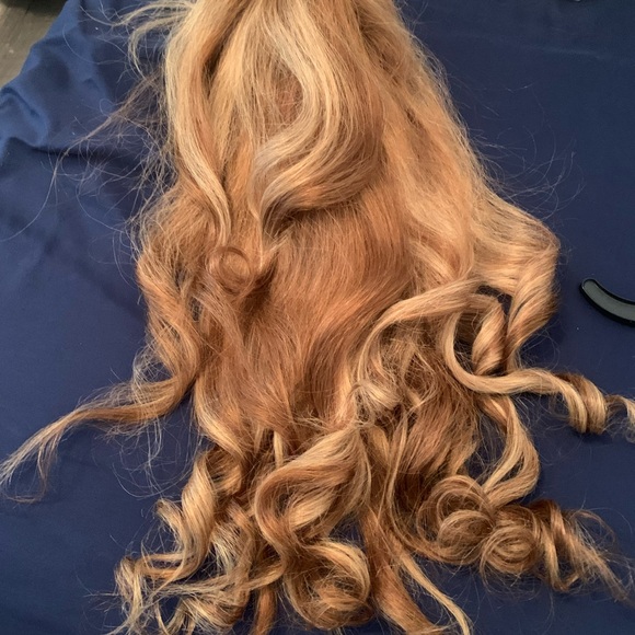 HUMAN HAIR 100% BAYLAGE Lace- front (13’6)Wig 24” w/ SUMMER- BLONDE highlights - Picture 6 of 6